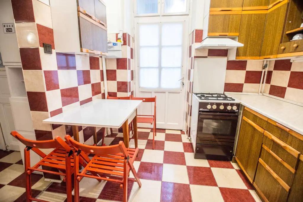 Center Apartment 5 Private Room For 19 People Будапеща Екстериор снимка