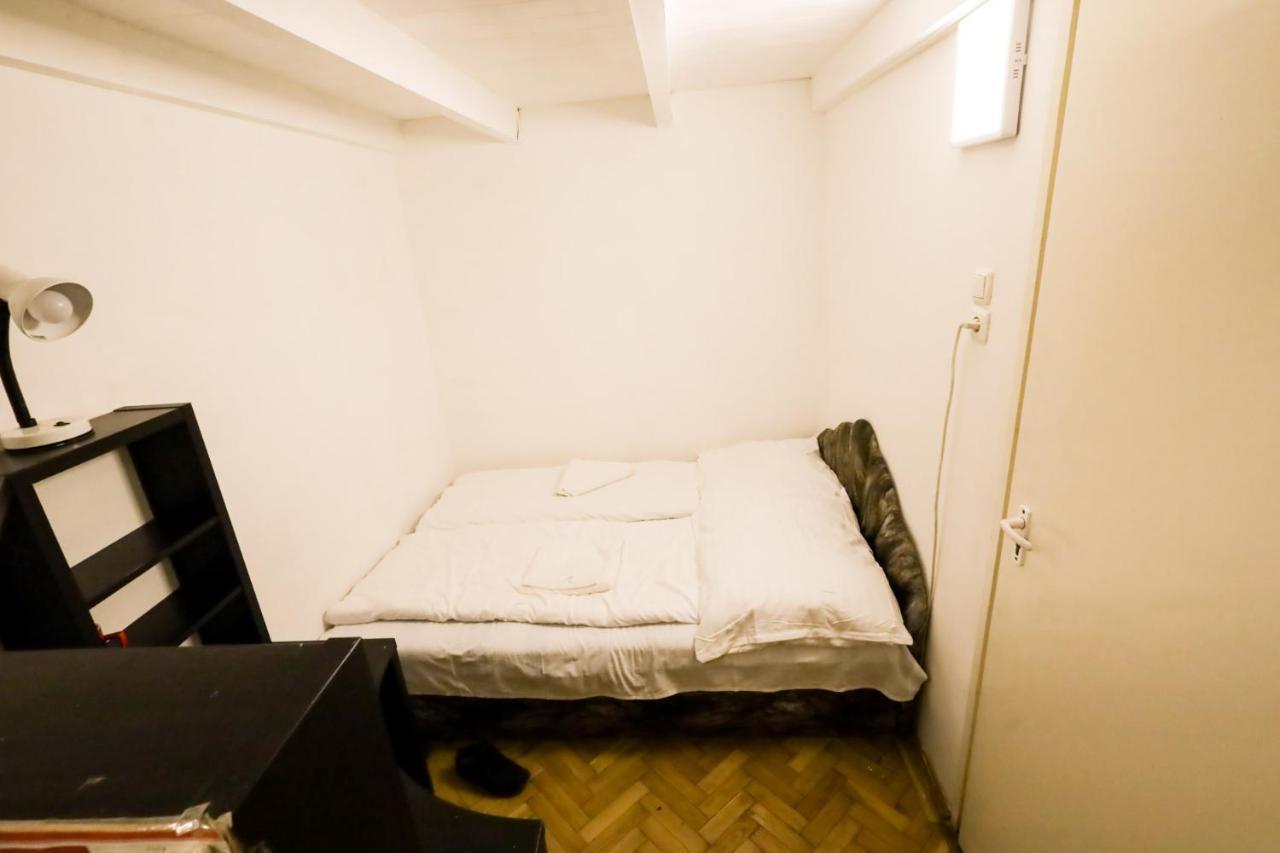 Center Apartment 5 Private Room For 19 People Будапеща Екстериор снимка