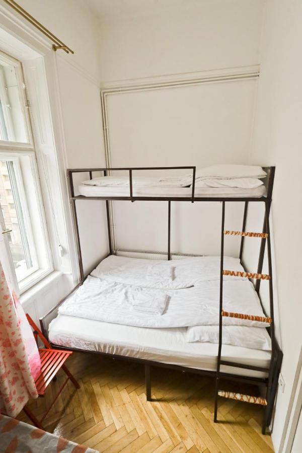 Center Apartment 5 Private Room For 19 People Будапеща Екстериор снимка