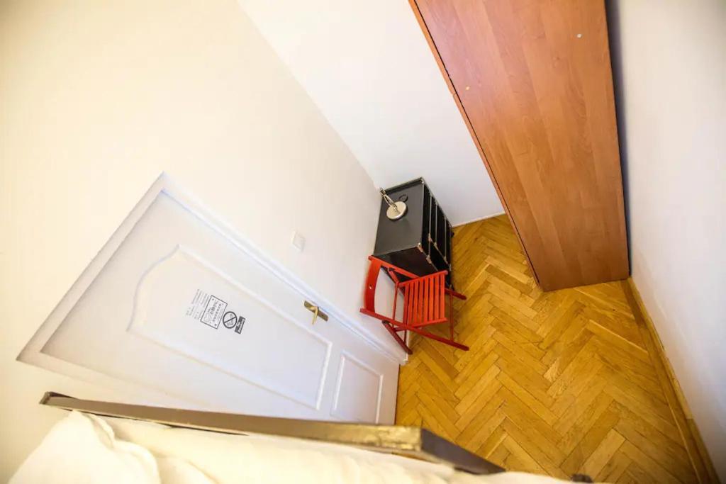 Center Apartment 5 Private Room For 19 People Будапеща Екстериор снимка