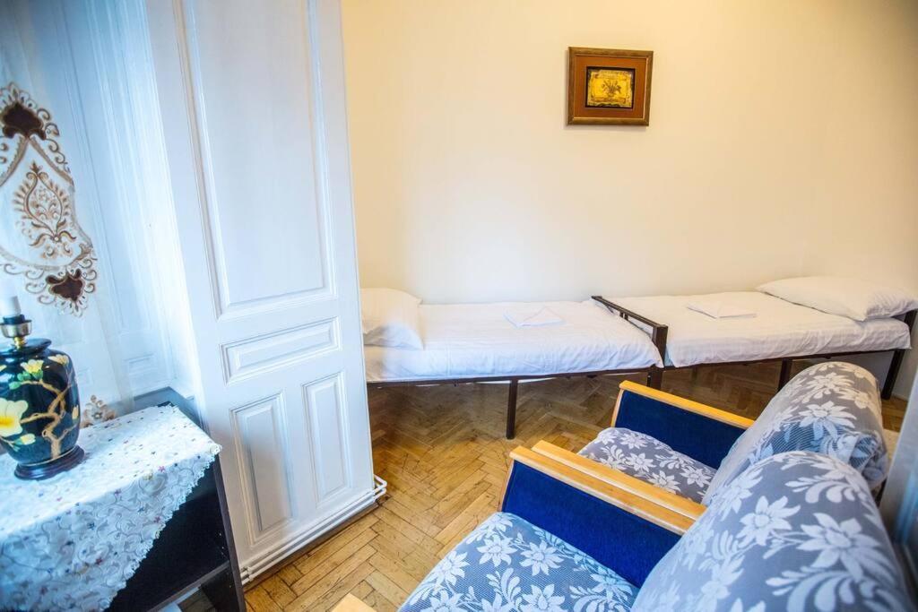Center Apartment 5 Private Room For 19 People Будапеща Екстериор снимка